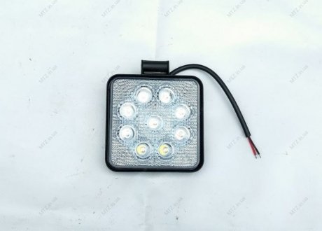 Фара LED квадратная 27W, 9 ламп, 110*110*25мм, узкий луч 12/24V (Китай) 27001999 (фото 1)